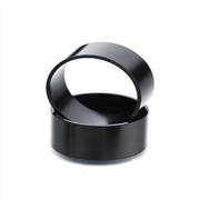 Kompresijski oblikovani magnet